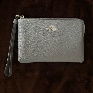 NWOT Coach wristlet